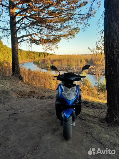 Продам скутер рэйсер RS50QT 15 K на документах