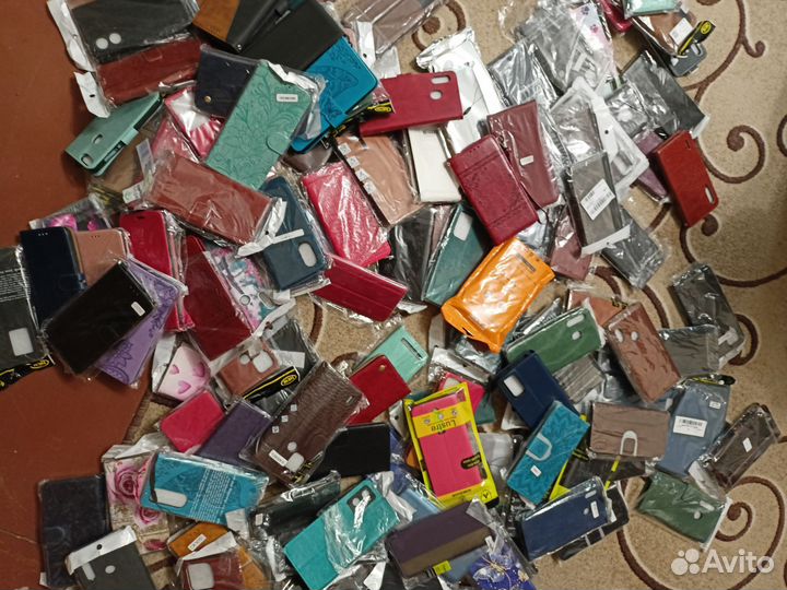 Чехлы на телефон