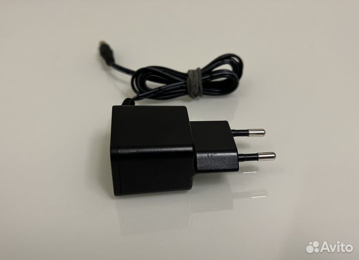 Блок питания (адаптер)