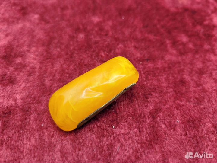 Брошь пластик цвет Янтарь желток / Бижутерия СССР