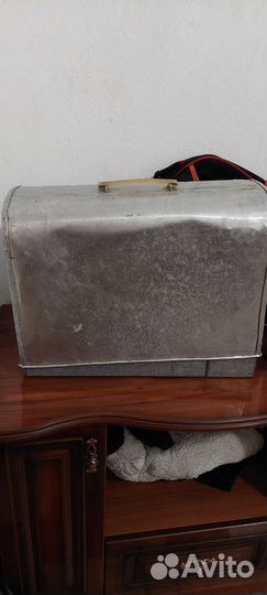 Швейная машинка чайка 142м