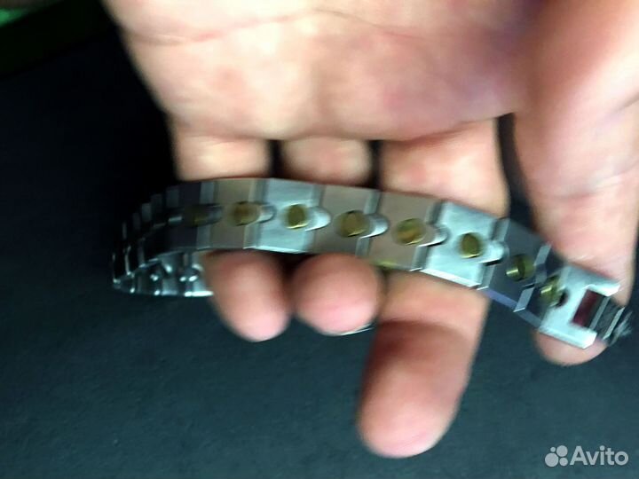 Магнитный браслет на руку от давления