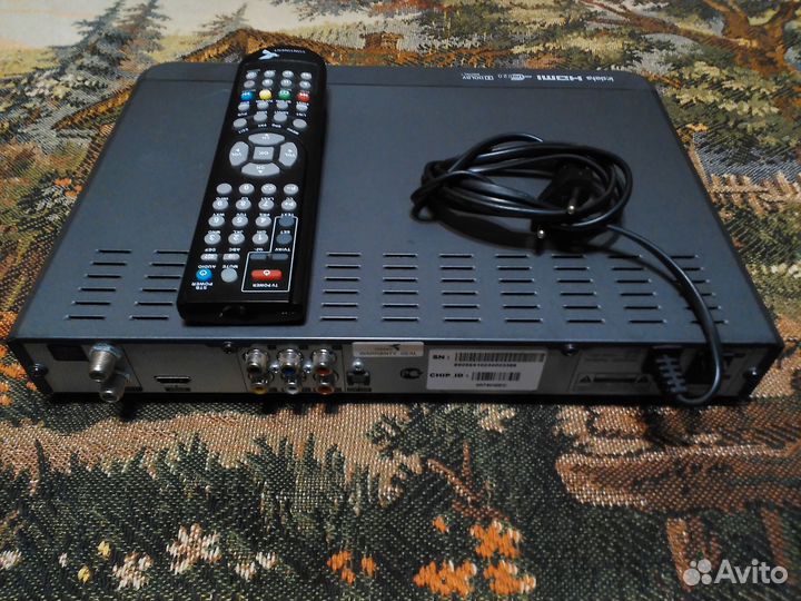 Спутниковый ресивер Continent CHD04IR