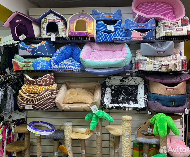 Дома и лежанки для собак и кошек