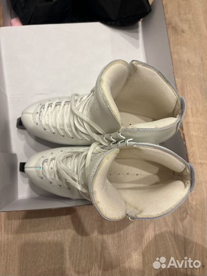 Коньки фигурные Edea Motivo 275 C