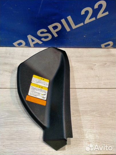 Накладка консоли передняя правая Mercedes-Benz