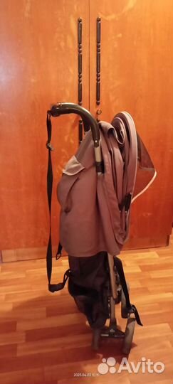 Прогулочная коляска трость