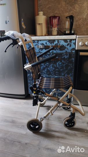 Кресло-каталка складное для инвалидов и пожилых