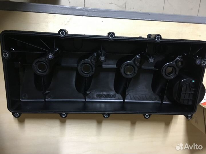 Крышка клапанная в сборе Газель 5262618 5262617