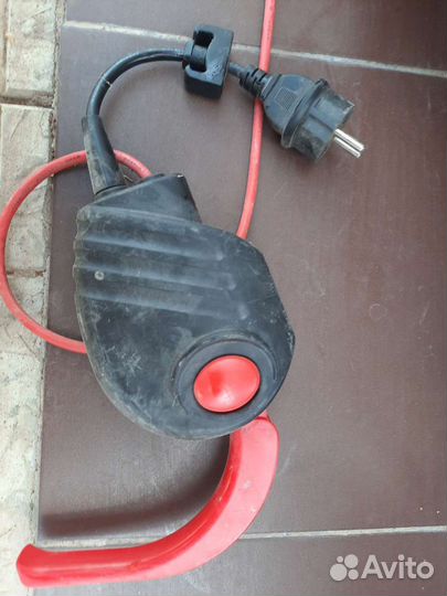 Кнопка рычаг пуска на газонокосилку Bosh rotak 32