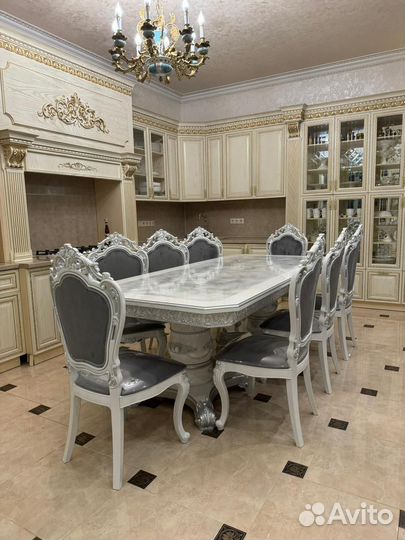 Стол и Стулья