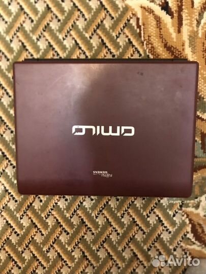 Нетбук Fujitsu-Siemens amilo mini UI 3520