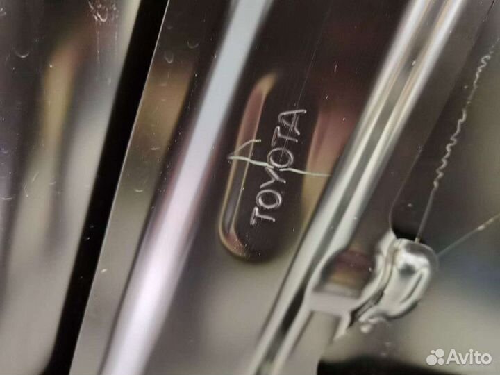 Капот Toyota Land Cruiser 200