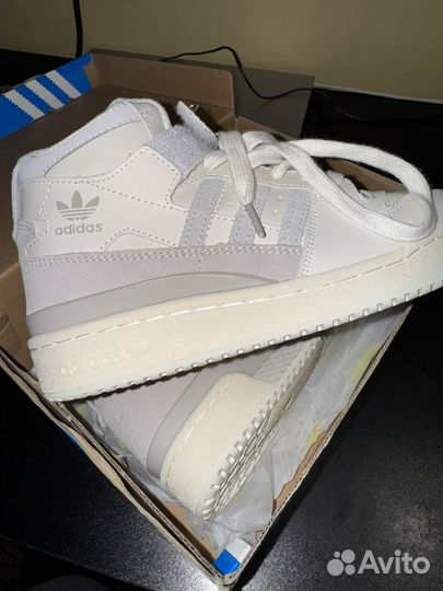 Кроссовки adidas осень-весна