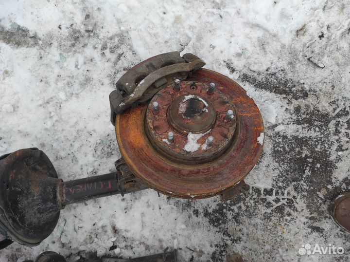 Поворотный кулак, суппорт hyundai grand starex