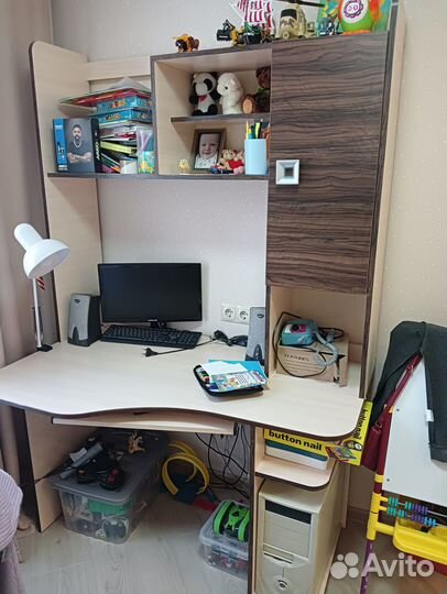 Компьютерный стол