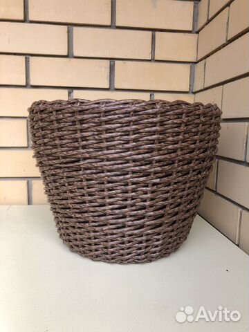 Кашпо для цветов из ротанга