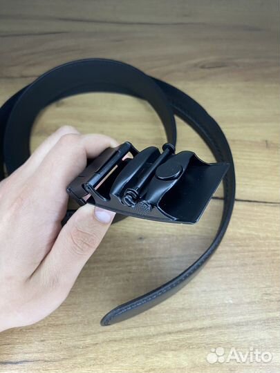 Мужской кожаный ремень