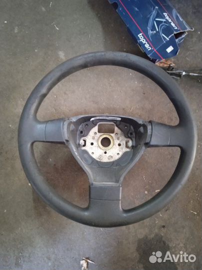 Руль Volkswagen Golf
