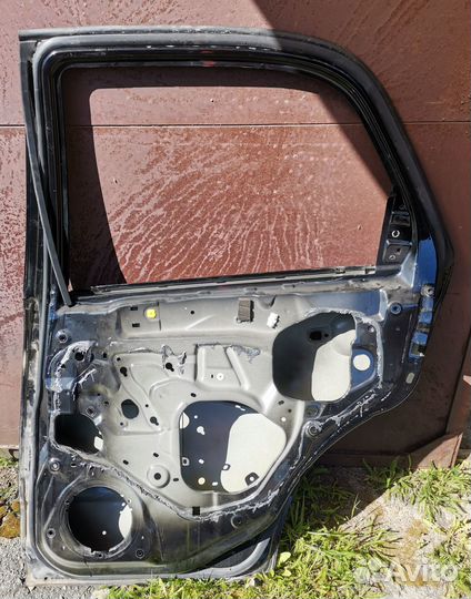 Suzuki SX4 задняя правая дверь 2010 рест