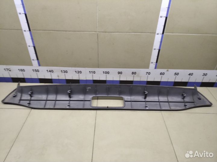 Обшивка двери багажника Land Cruiser (100) 1998-20