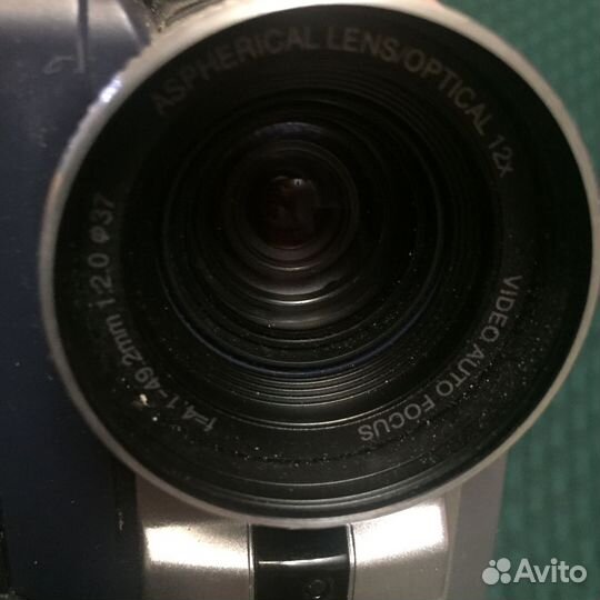 Видеокамера Hitachi DVD-Cam