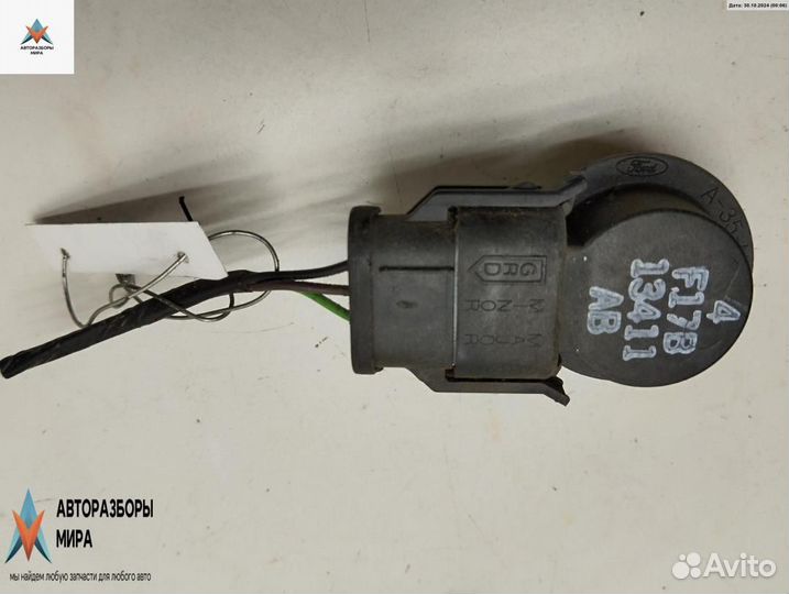 Патрон лампы фонаря Ford Maverick 2 2001