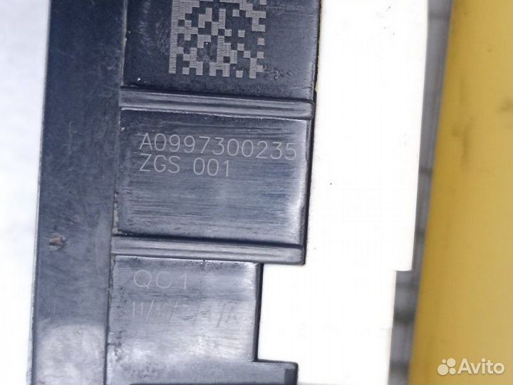 Замок двери задний правый Mercedes-Benz E-Class