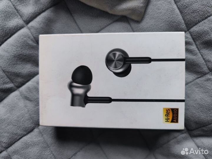 Наушники Xiaomi Mi In-Ear Headphones Pro HD