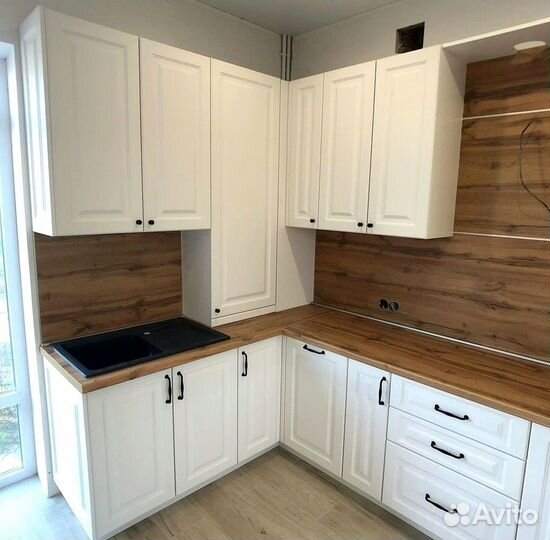 Кухни на заказ с практичными ящиками