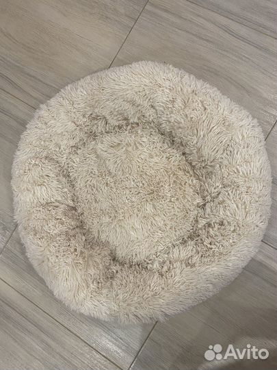 Большая мохнатая кровать для домашних животных