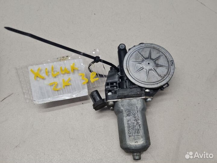 Моторчик стеклоподъёмника задний правый Toyota Hil