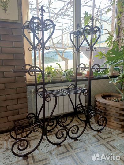 Подставка для цветов, столик