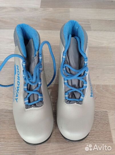 Лыжные ботинки детские 35