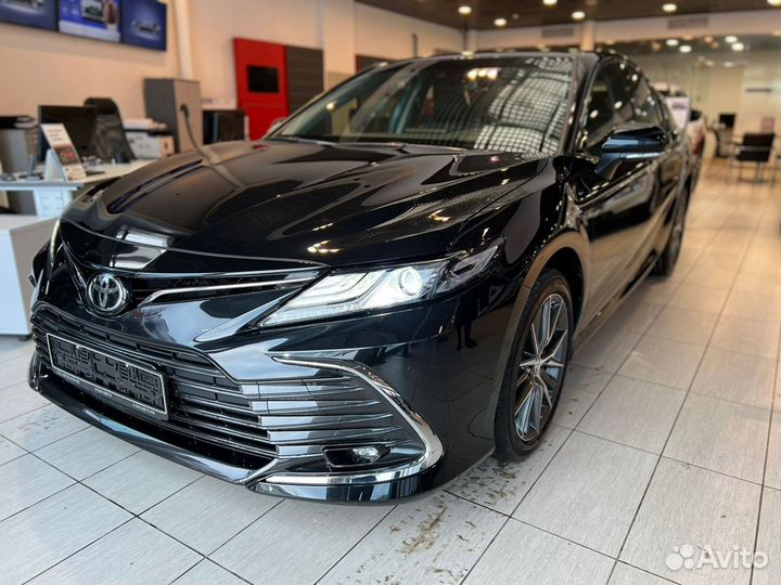 Toyota Camry 2.5 AT, 2023