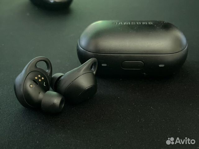 Беспроводные наушники samsung gear iconx
