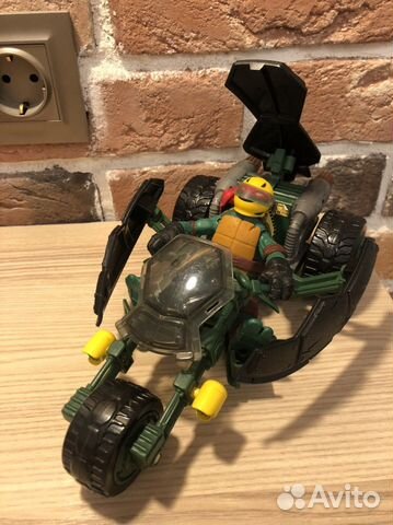 Машина черепашек Ниндзя с черепашкой