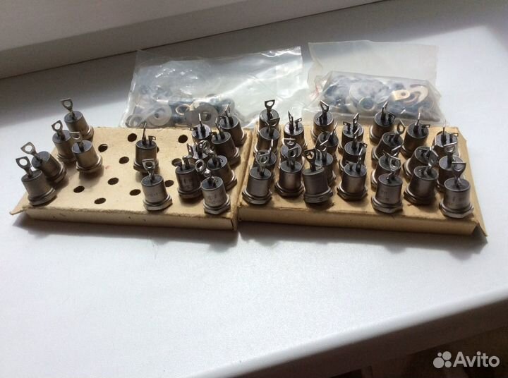 Тиристоры, диоды