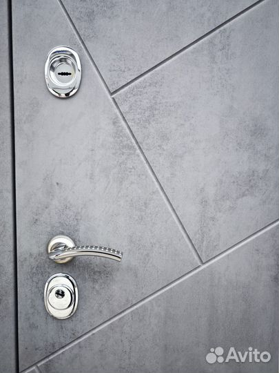 Дверь входная металлическая