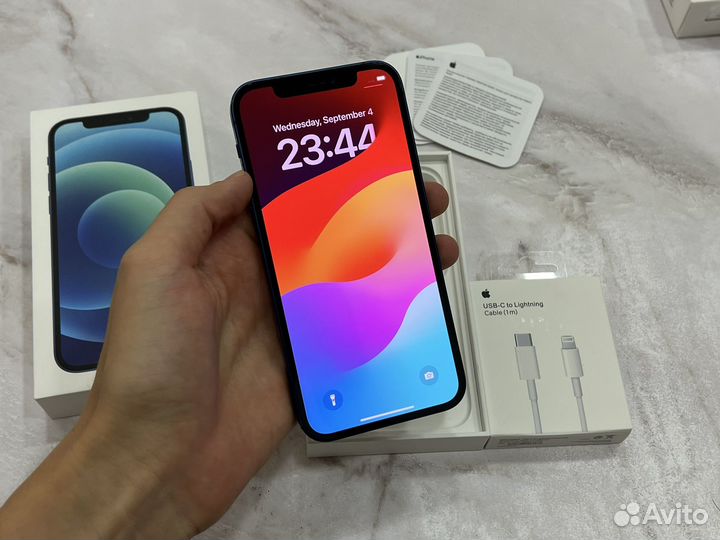 iPhone 12, 64 ГБ
