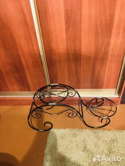 Подставка для цветов напольная металлическая