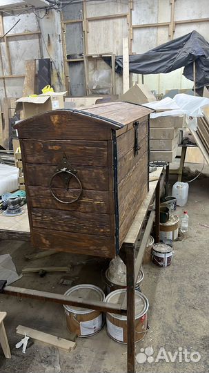 Сундук деревянный