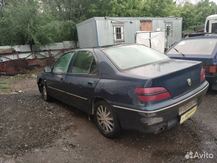 Кулак поворотный передний правый Peugeot 406 1.8i