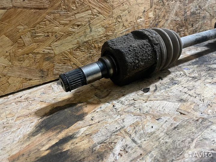 Привод левый Киа Спектра