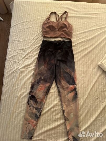 Спортинвый костюм oysho