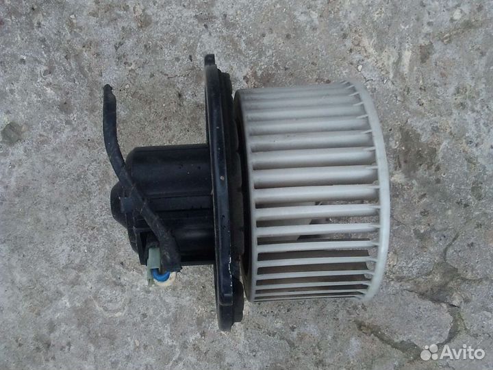 Моторчик печки на Киа Спортейдж 1