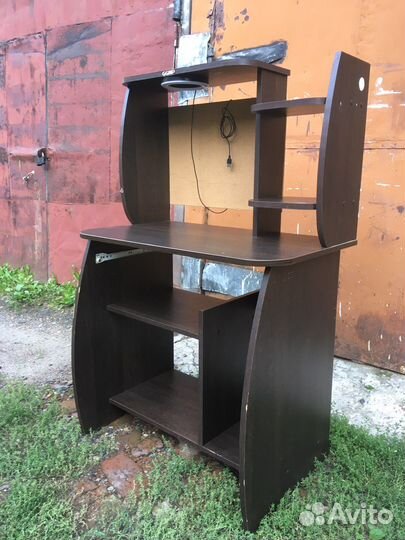 Компьютерный стол