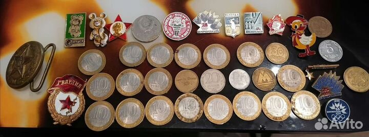 Значки, монеты