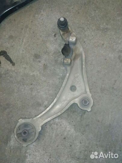 Рычаг левый передний Ниссан Мурано