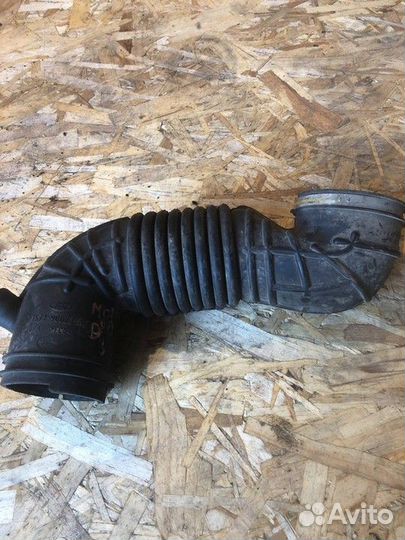 Патрубок воздушного фильтра Ford Mondeo